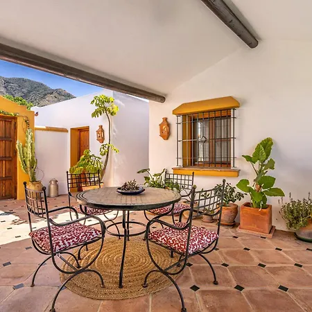 Lechuza Villa